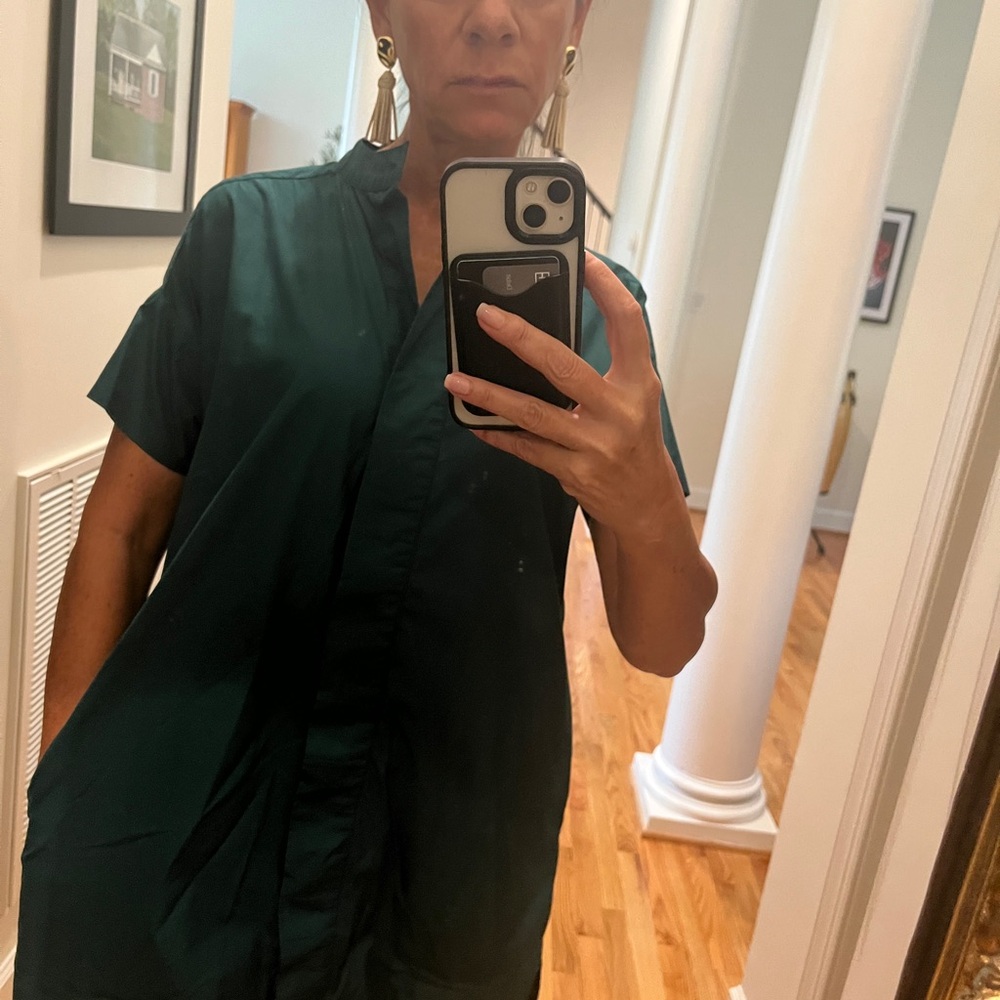 Quince poplin dress in emerald green.